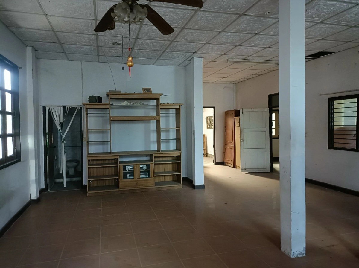 รูป ที่ดินพร้อมสิ่งปลูกสร้าง 72 ตร.วา อำเภอโนนศิลา ขอนแก่น 506,000 - รูปที่ 3/8