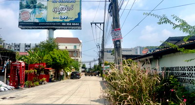 ที่ดิน คริสตัล ดีไซน์ เซ็นเตอร์ : ขายที่ดิน ประดิษฐ์มนูธรรม27 สุคนธ์สวัสดิ์ 38 ใกล้ถนนเลียบทางด่วน เอกมัยรามอินทรา ถนน ประดิษฐ์มนูธรรม 0863557948
