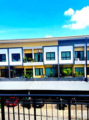 เช่าทาวน์โฮม เมืองสมุทรปราการ สมุทรปราการ : บ้านใหม่ 3 ชั้น ทาวน์โฮม 4นอน 3น้ำ BTS สำโรง 1กม. ใกล้BTS แบริ่ง 20 ตร.ว. 240 ตร.ม. ทำเลสุขุมวิท 113 อิมพีเรียลเวิร์ด สำโรง 1.5 กม