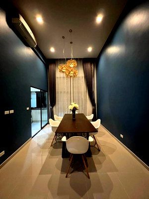 Townhouses for rent Bangkok : 2bed 1bath 180sqm. 2parking. Line id: @pfagent