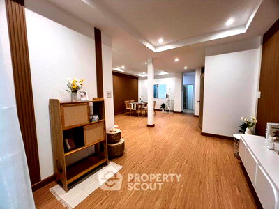Townhouses for sale Thammasat University : 3-BR Townhouse near MRT Fai Chai (ID 2780790)