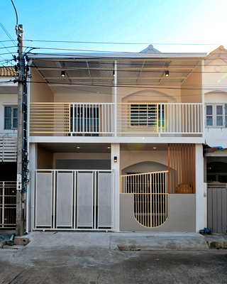 ทาวน์โฮม แม็คโคร บางบัวทอง : ขายทาวน์เฮาส์บัวทองธานี กาญจนาภิเษก 21 ตร.ว. 4 นอน เดินถึงคิวรถตู้ได้ ฟรีโอน