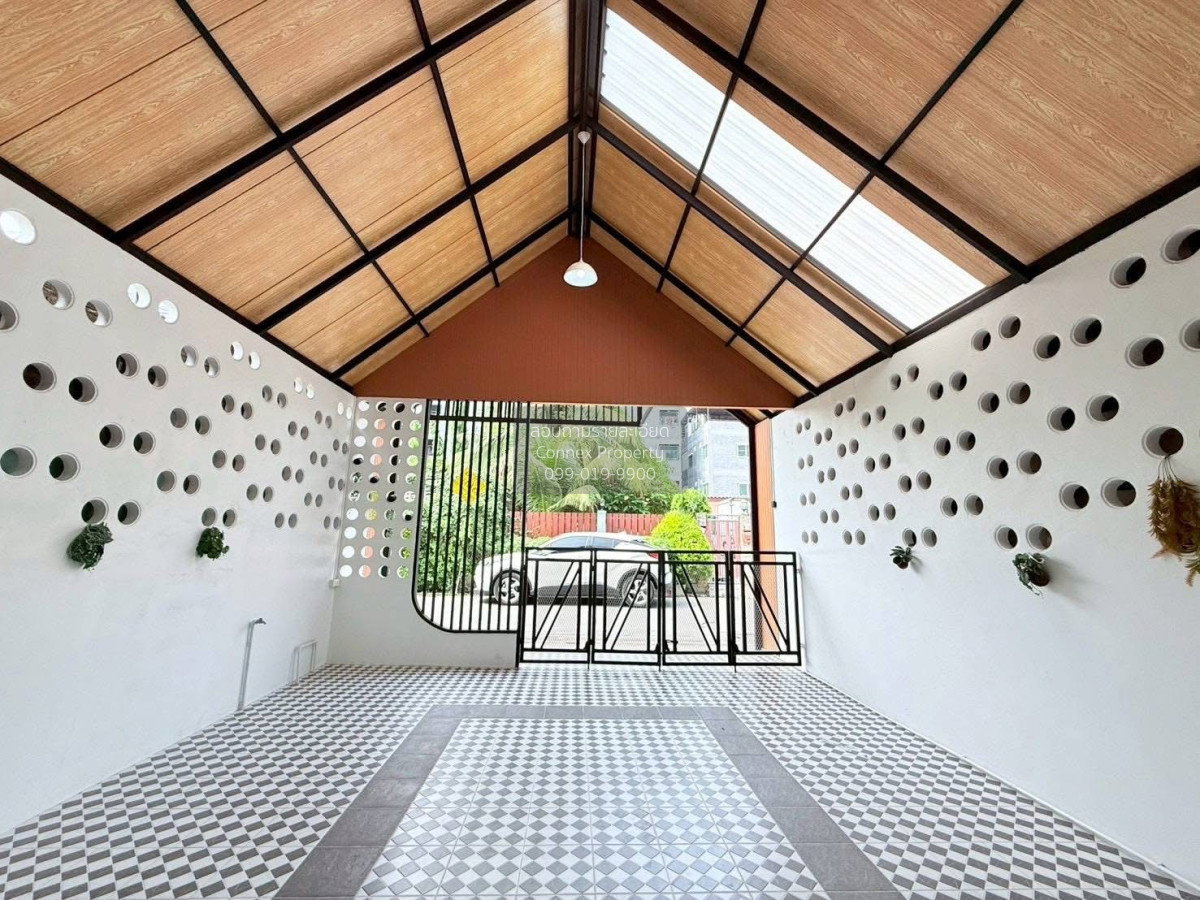 รูป ขายทาวน์เฮ้าส์/ทาวน์โฮม เพชรไพลิน พระยาสุเรนทร์ 35 รีโนเวทใหม่ บางชัน เขต คลองสามวา กรุงเทพ CX-150851 ✅ ทักไลน์ @connexproperty ตอบทันที ทีมงานมืออาชีพ ✅ - รูปที่ 7/12