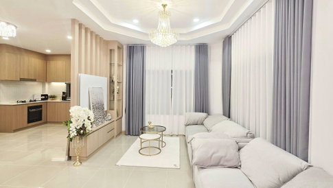 Corner House for Sale East Pattaya Nong Pla Lai Spacious Garden
