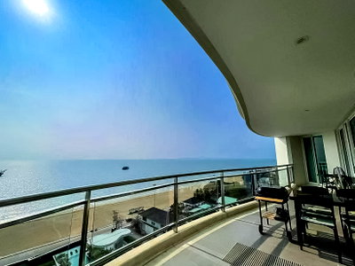 ขายคอนโด : Luxury Condo for Sale Reflection Jomtien Beach Beachfront