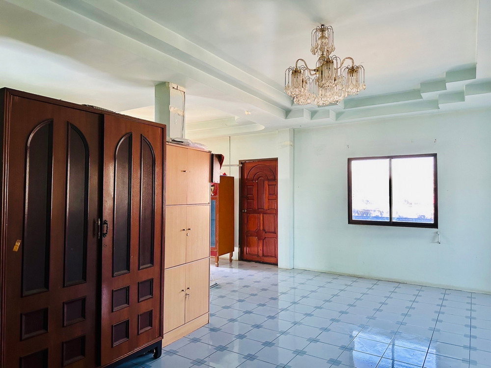 picture Call : 089-899-4482 Commercial buildings 3 Unit with warehouse space, The electrical and water systems are ready for use - 6/9