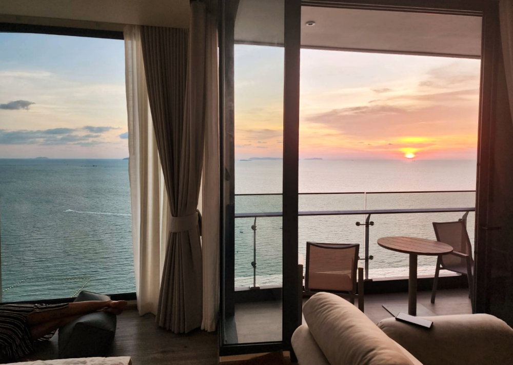 รูป KT0363📲LineID @556ryccg🏖️1ห้องนอน 47.6ตรม ชั้น42🌊วิวทะเล พร้อมเฟอร์นิเจอร์🦀AROM อารมณ์ วงศ์อมาตย์ พัทยาเหนือ - รูปที่ 2/9