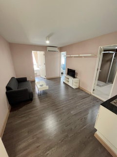 รูปภาพ 🔥 Large corner unit, 2 bedrooms, great price! ‼️ Swift Condo for rent. Beautiful, spacious, comfortable living space, perfect for couples or small 