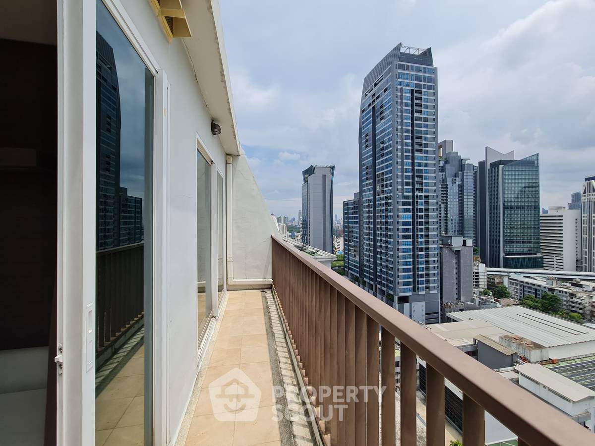รูป คอนโด 1-ห้องนอน ที่ 15 สุขุมวิท เรสซิเด็นท์ ใกล้ BTS นานา (ID 899338) - รูปที่ 8/9
