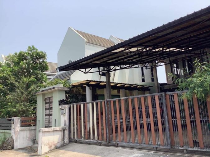 ขายบ้านเดี่ยว 2 ชั้น ท่าผักซอย 4 พร้อมที่ดิน บิวท์อินทั้งหลัง เฟอร์นิเจอร์ครบ เดินทางสะดวก ใกล้ตลาดน้ำดำเนินสะดวก ต.ดอนกรวย ราชบุรี