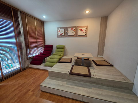 The President 3 Sathorn–Ratchaphruek  Next to BTS/MRT Bang Wa, near Siam University Size: 50 sq.m. 22nd floor 2 bedrooms, 1 bathroom