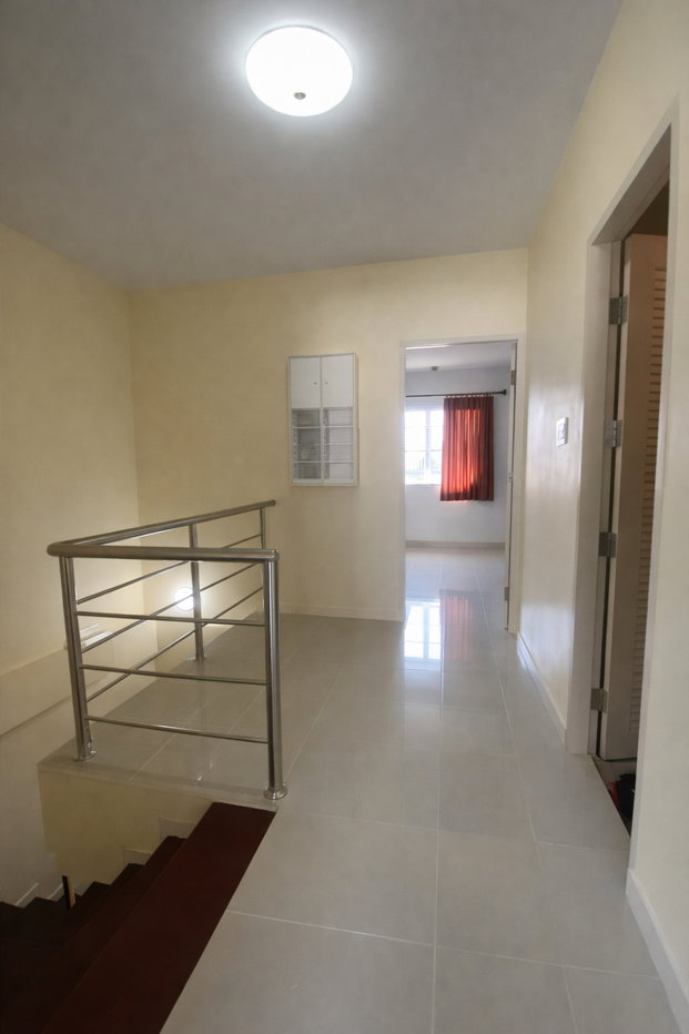 รูป ขายทาวน์เฮาส์ 3 ชั้น รามอินทรา สุขาภิบาล 5 ซอย 5 บ้านพร้อมอยู่ ทำเลติดรถไฟฟ้าสายสีชมพู เดินทางสะดวก เข้าเมืองง่าย - รูปที่ 10/18