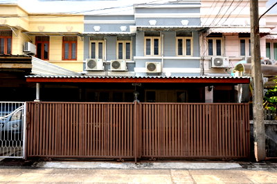 ทาวน์โฮม สถานีรถไฟฟ้าหลักสี่ : ขายทาวน์โฮม 2 ชั้น หมู่บ้านมหานครนิเวศน์ หน้ากว้าง 6 เมตร พื้นที่ใช้สอยใหญ่ ฟังก์ชันครบ พร้อมเข้าอยู่