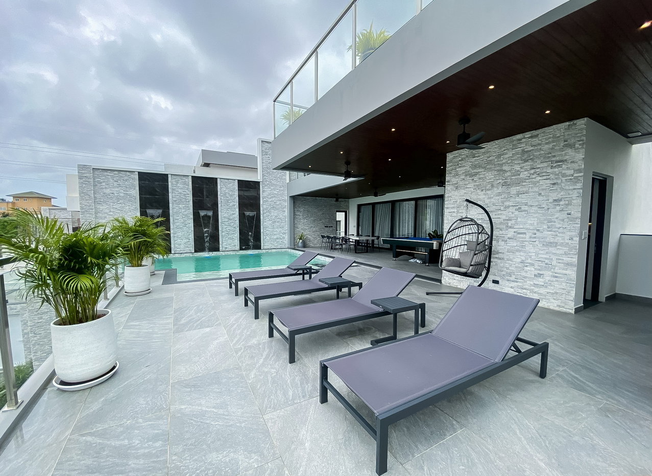 รูป 6 Bedroom Luxury Pool Villa for Sale East Pattaya - รูปที่ 5/27