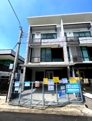 Townhouses for sale Saiaksorn School : TOWN HOUSE 30.2 Sq.w. Bang Khen Bangkok for 5.1M