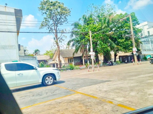 รูป บ้านเดี่ยวชั้นเดียว รามอินทรา หทัยราษฏร์ 272ตร.วา.400 ตร.ม. พร้อมสระว่ายน้ำ Pool Villa .ติดถนนพระยาสุเรนทร์ - รูปที่ 5/8