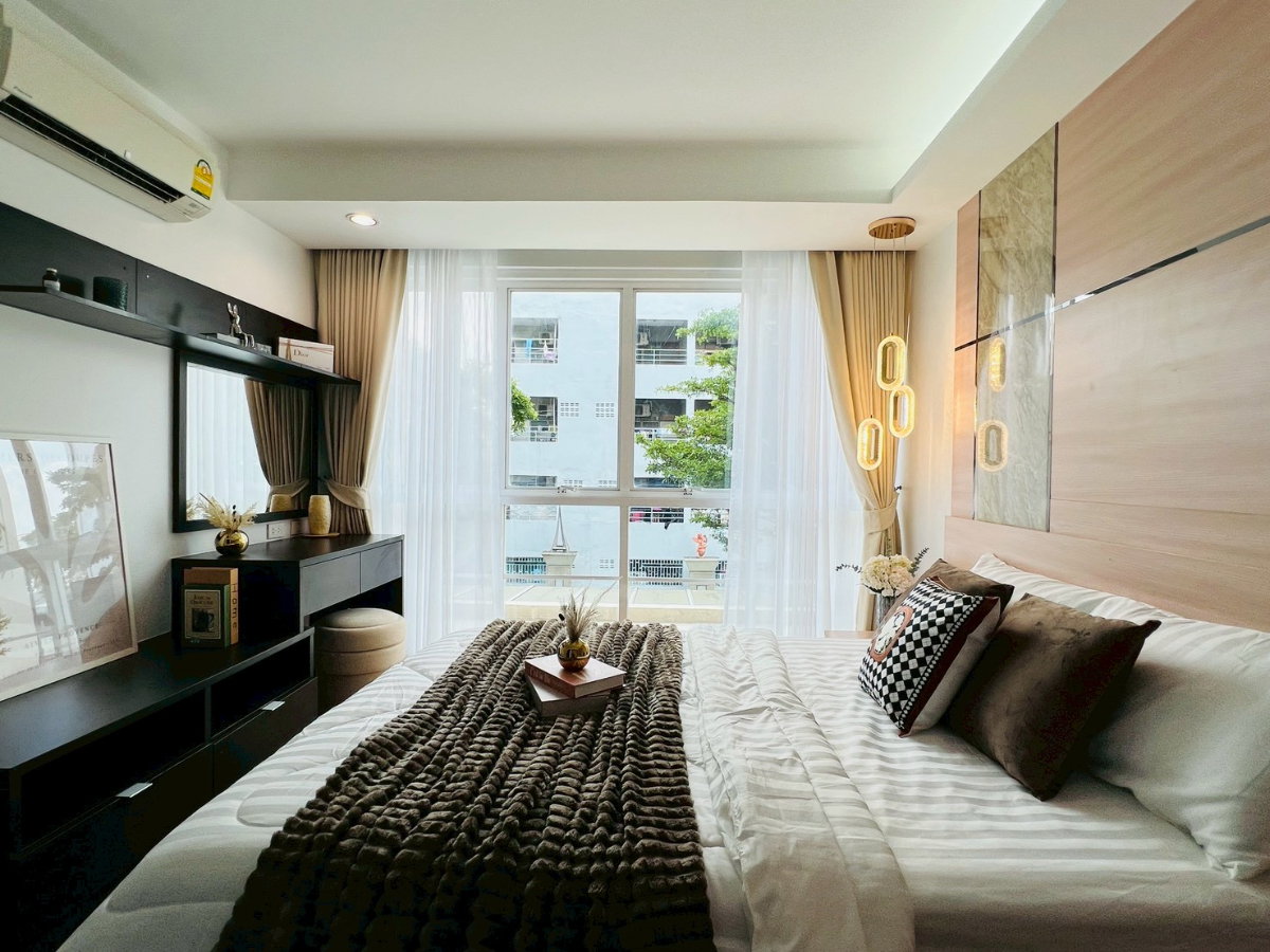 รูป ห้องใหญ่ ติดถ.ลาดพร้าว 112-114 เลอฌ็อง พรีเมี่ยม พร้อมอยู่ ที่จอดรถเยอะมาก นัดดูห้อง 099-7829466 - รูปที่ 4/15