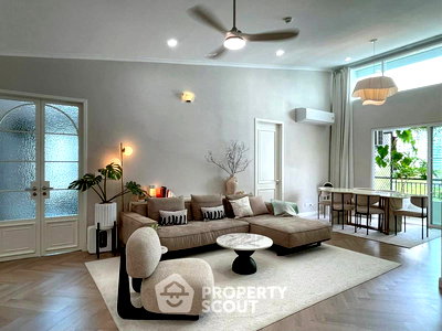 Condos for sale Outer Sukhumvit : 3-BR Condo at The Bangkok Sukhumvit 61 Condominium near BTS Thong Lor (ID 2769245)