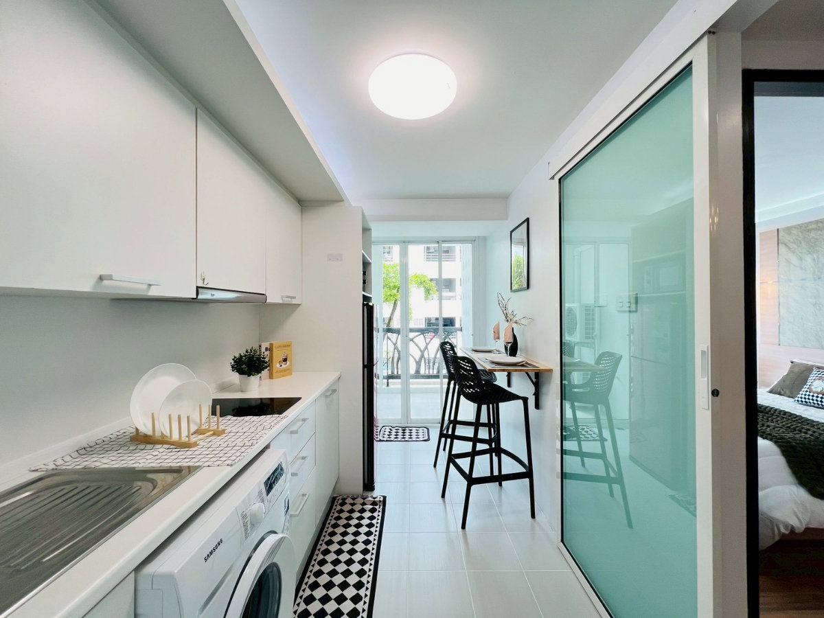 รูป ห้องใหญ่ ติดถ.ลาดพร้าว 112-114 เลอฌ็อง พรีเมี่ยม พร้อมอยู่ ที่จอดรถเยอะมาก นัดดูห้อง 099-7829466 - รูปที่ 5/15