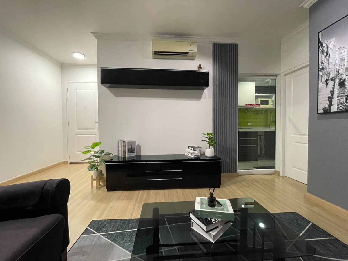 รูป ขายด่วน! Chateau in town รัชดา 20 ห้องมุม 39 ตร.ม.! รีโนเวทใหม่ทั้งห้อง ใกล้ MRT สุทธิสาร คุ้มสุดในย่านนี้ - รูปที่ 3/9