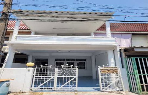 Townhouse for sale, Buaban Village, 18.4 sq.wah, 100 sqm, 2 bedrooms, 2 bathrooms, 2 floors, 2 parking spaces.