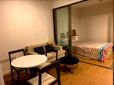 Condos for rent Robinson Bang Rak : 🔥 Available Now! Ready to Move In! Washing Machine Included. Siamese Surawong. Book Now Before It's Gone! 🔥 MD-26125517