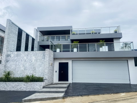6 Bedroom Luxury Pool Villa for Sale East Pattaya