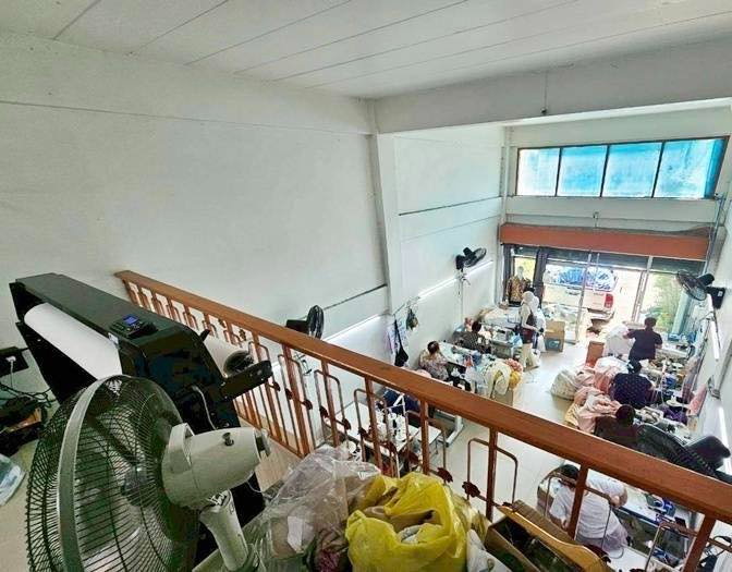 รูป WS7026 🏢  อาคารพาณิชย์ 3 ชั้นครึ่ง + ดาดฟ้า เพียง 12,000 บาท/เดือน 💰💰 - รูปที่ 4/8