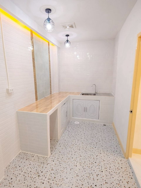 รูป ขายทาวน์เฮาส์บัวทอง 4 บ้านกล้วย-ไทรน้อย 18 ตร.ว. 3 นอน แต่งใหม่ใกล้ต้นสายรถตู้ ฟรีโอน - รูปที่ 7/20