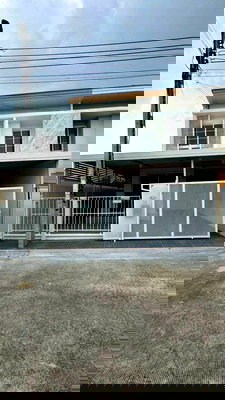 ทาวน์โฮม แม็คโคร บางบัวทอง : ขายบ้านคุณาลัย บีกินส์ บ้านกล้วย-ไทรน้อย หลังมุมวิวสวน 26 ตร.ว. ฟรีโอน