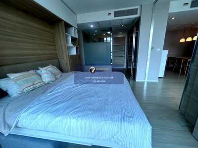 Condos for rent : The Room Sukhumvit 21 | Large Living Space in Prime Sukhumvit (Asoke) #2026032514247#FC