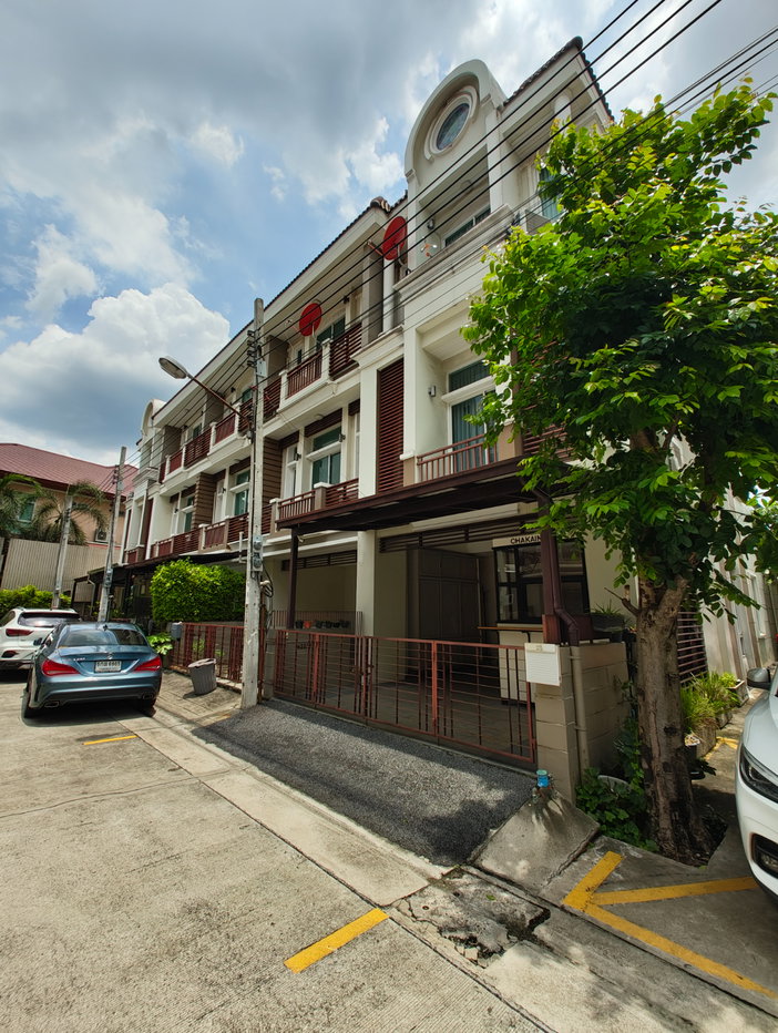 picture [Owner Post] 3-Storey Townhome (Corner Unit) near Kaset-Nawamin & Ramintra Exp. - 2/22