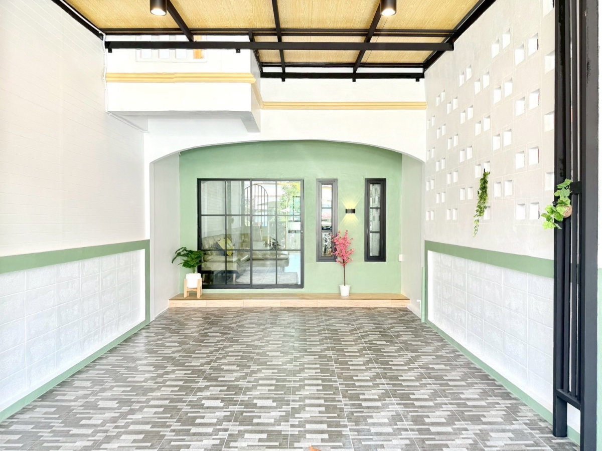 รูป ทาวน์เฮาส์ 2 ชั้น ม.ณัฐวรรณ สังฆสันติสุข 18 หนองจอก 2 ห้องนอน 18.9 ตร.ว. ราคา 1.79 ล้านบาท - รูปที่ 2/19