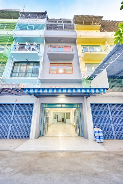 รูป BTS โพธิ์นิมิต 500 ม.อาคารพาณิชย์ 4.5 ชั้น ปรับปรุงใหม่ทั้งหลัง 4 นอน 3 น้ำ ใกล้ถนนกาญจนาภิเษก 300 ตร.ม.ทำเลศักยภาพฝั่งธนบุรี - รูปที่ 2/9