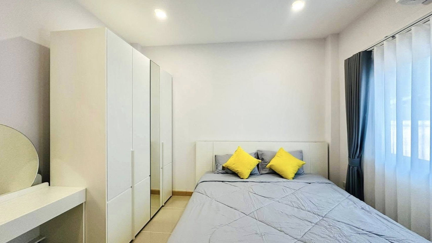 รูป Corner House for Sale East Pattaya Nong Pla Lai Spacious Garden - รูปที่ 11/13