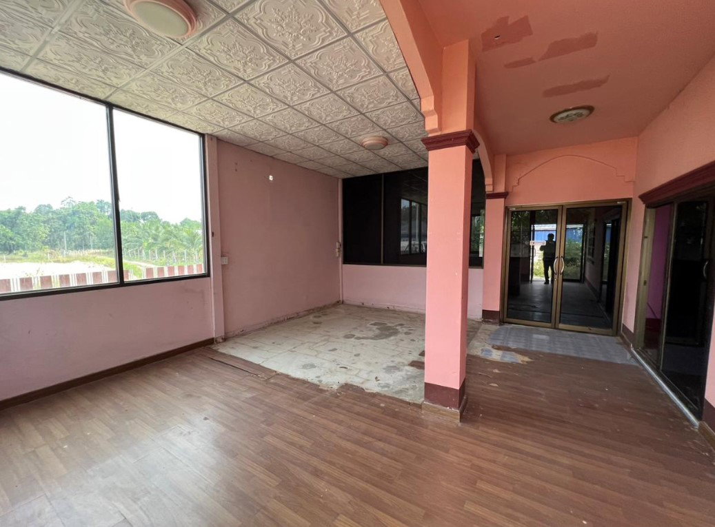 รูป ที่ดินพร้อมสิ่งปลูกสร้าง 100 ตร.วา อำเภอวารินชำราบ อุบลราชธานี 742,000 - รูปที่ 6/7