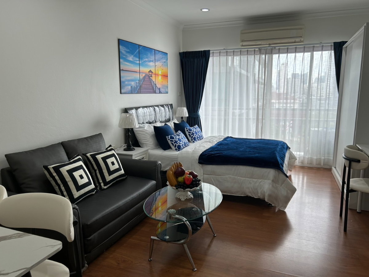 รูป คอนโดให้เช่า : Grand Park View Asoke : แกรนด์ พาร์ค วิว อโศก (( BTS Asoke))MK-02 line @livingbkk - รูปที่ 1/6