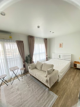 For Rent issi condo susawat. For