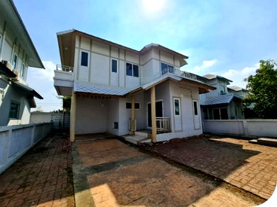 Houses for sale Lamlukka Khlong Nung : FOR SALE  HOUSE PROPERTY  2631000 BAHT.