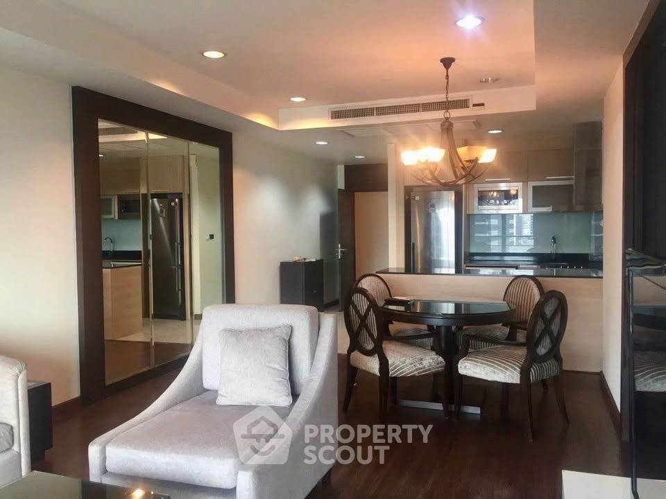 รูป คอนโด 2-ห้องนอน ที่ สาธร การ์เด้นส์ ใกล้ MRT สีลม (ID 2421451) - รูปที่ 2/4