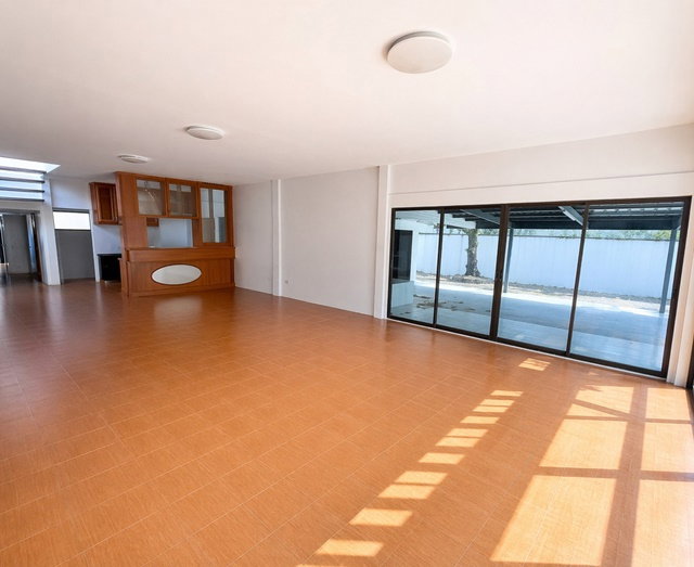 รูป คฤหาสน์ 200 ตร.ว. MRT สุทธิสาร 900 ม. 5นอน 5คัน 4น้ำ ใกล้ MRTรัชดาภิเษก 400 ม. เซ็นทรัลพระราม9 บ้านเดี่ยว 2 ชั้น ถนนรัชดาภิเษก17-21 - รูปที่ 3/8