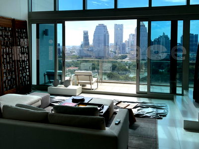 คอนโดให้เช่า : ▚ LI109ツ ให้เช่า: 185 Rajadamri 4BR Duplex 360sqm. 350K ✨ วิวสวนลุมพินีแบบพาโนรามา ยูนิตหรูไซส์ใหญ่ ตกแต่งบางส่วน (Partly Furnished) 🏙️