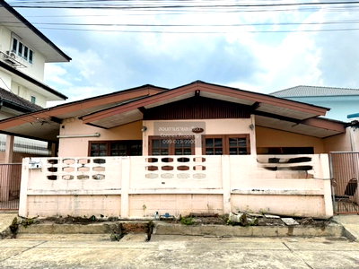 Houses for sale Bangkok : For Sale House , Senaniwet 2 , Chorakhe Bua , Lat Phrao , Bangkok , CX-150829 ✅ Live chat with us ADD LINE @connexproperty ✅