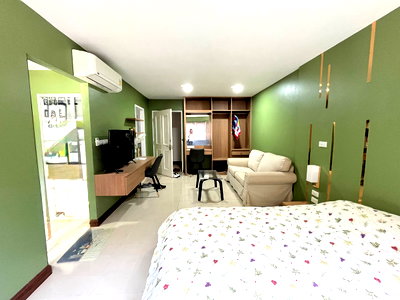 Condos for rent : for rent One Sathorn. Studio 29sqm. Line id: @pfagent