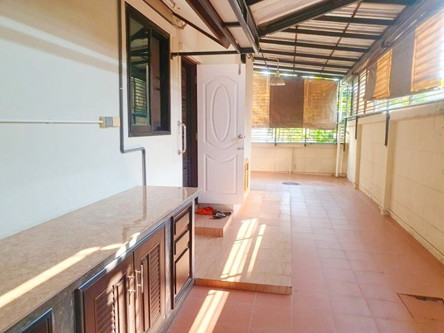 รูป โรงจอดรถพิเศษ 98ตรว.308ตรม 4นอน บิ๊กซี ระยอง 8กม. ทับมา แม็คโคร เซ็นทรัล ระยอง 8กม. ศูนย์ราชการจังหวัดระยอง ให้เช่า คฤหาสน์ 2ชั้น - รูปที่ 7/8