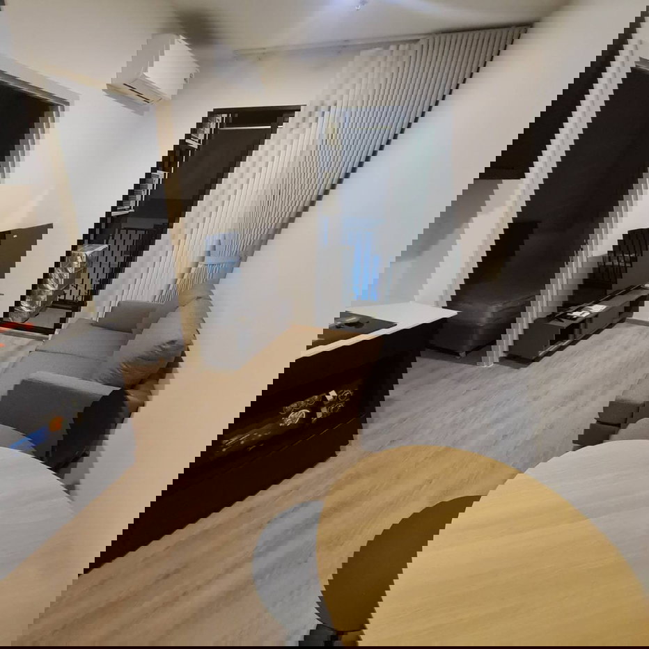 picture Ready to move in " 𝐍𝐮𝐞 𝐃𝐢𝐬𝐭𝐫𝐢𝐜𝐭 𝐑𝟗 " Floor 2, Tower R , Fully Furnished Near : MRT-Rama 9 , G Tower - 12/15