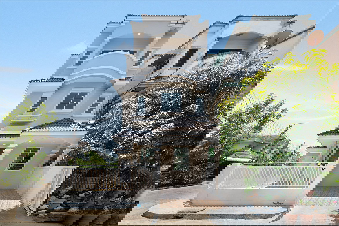 รูป ทาวน์โฮม 3 ชั้นตกแต่งใหม่ เศรณี ดอนเมือง-สรงประภา แปลงมุม พร้อมอยู่ ต้นโครงการ - รูปที่ 1/15