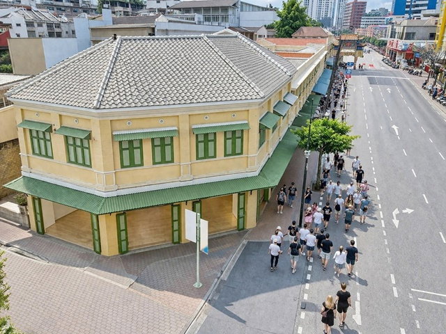 รูป ติดป้ายรถเมย์ ติดถ.เยาวราช MRTวัดมังกร 350ม. ตลาดสำเพ็ง 900 ม. พื้นที่ชั้น1 เท่านั้น 14 ตร.ว. 55ตร.ม คาเฟ่ ห้องน้ำ ใช้ร่วมกัน - รูปที่ 4/8