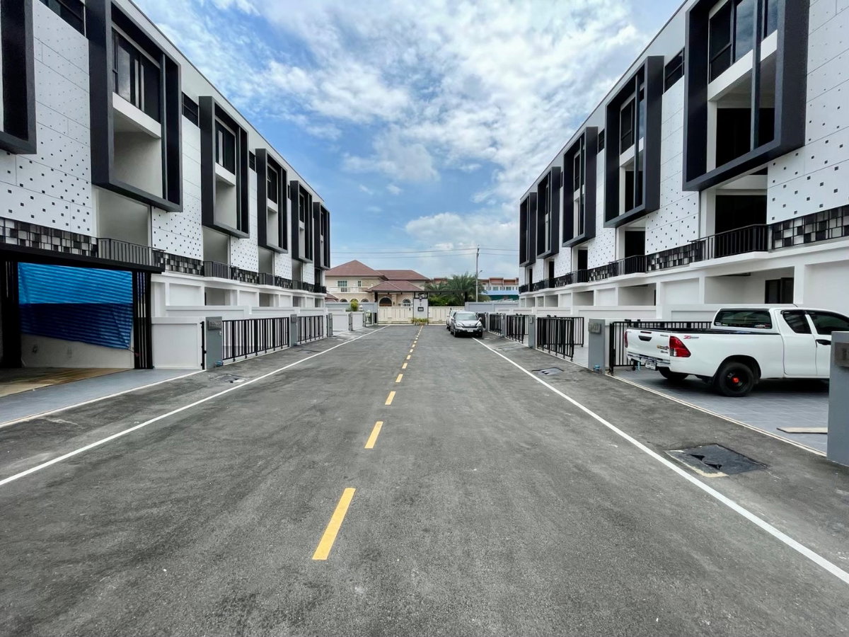 รูป ให้เช่าโฮมออฟฟิศ 4 ชั้น The Harmony รามอินทรา 62 หลังมุม พื้นที่ใหญ่ ฟังก์ชันครบ ทำเลติดรถไฟฟ้าสายสีชมพู เหมาะทั้งธุรกิจและอยู่อาศัย - รูปที่ 2/15