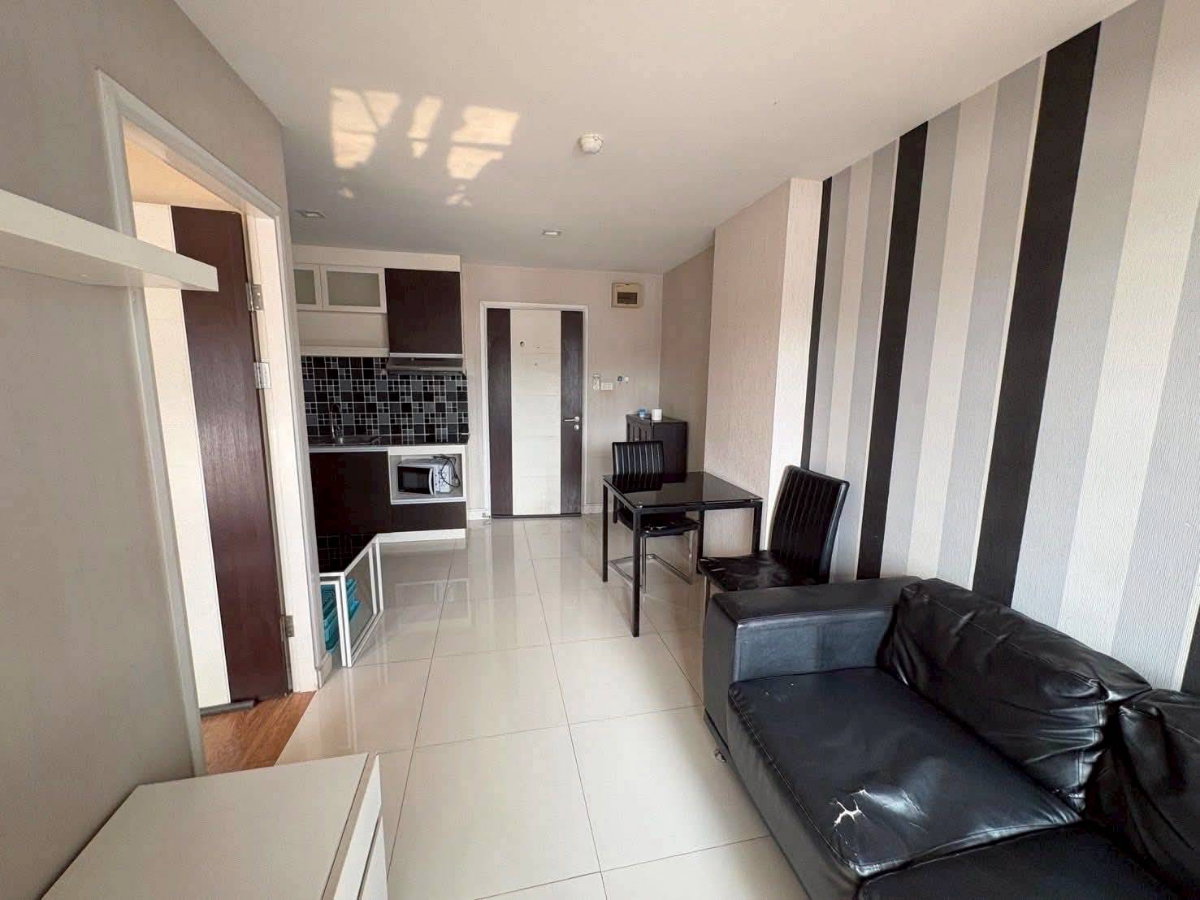 รูป คอนโดให้เช่า ใกล้สี่แยกรวมโชค  ห้องกั้นเป็นสัดส่วน 👉 the next 1 เดือนละ 8,000 บ. - รูปที่ 2/9